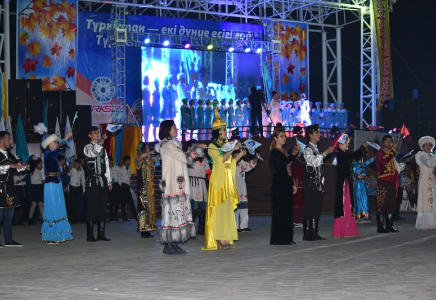 ​Түркістан тұрғындары қала күнін тойлауда