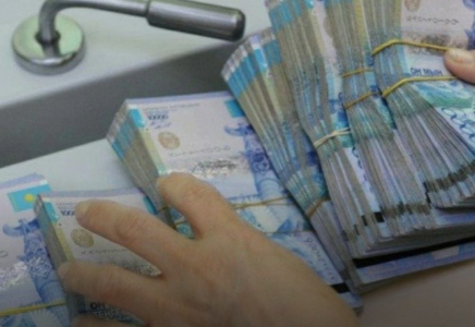Қаржы министрі: Несие беруді қысқартпасақ қымбатшылық жалғаса береді 