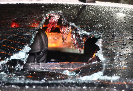 Ақтауда жеңіл көлік жүргізген әйел теміржол өткелінде тепловозбен соқтығысты