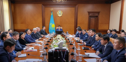 АППАРАТ ОТЫРЫСЫ: Шымкентте әкімнің қатысуымен өзекті мәселелер қаралды