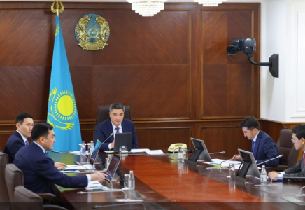 Олжас Бектенов «Деректерді өңдеу орталықтары алқабы» жобасын жүзеге асыру жөнінде кеңес өткізді