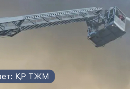 Алматыда екіқабатты қоймадан шыққан алапат өрт сөндірілді