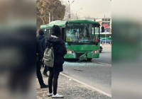 Алматыда екі автобус соқтығысып қалды: зардап шеккендер бар