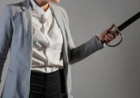 Ақтөбеде алпыс жастағы әйел өзіне тиіскен ер адамды қылыштап өлтіріп алды