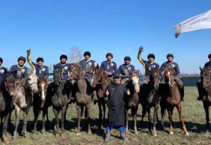ТҮРКІСТАН: Жас көкпаршылар мен аударыспақ шеберлері ел чемпионы атанды