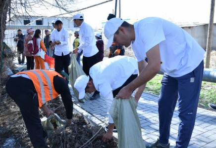 ТҮРКІСТАН: Отырарда канал бойы тазартылды