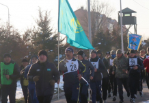 ​Шымкентте мыңға жуық әскери қызметшілер Наурызнама онкүндігі аясында өткен бұқаралық жүгіруге қатысты