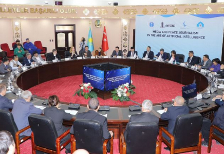 ТҮРКІСТАН: «Жасанды интеллект дәуірінде медиа және бейбітшілік журналистикасы» атты дөңгелек үстел басталды