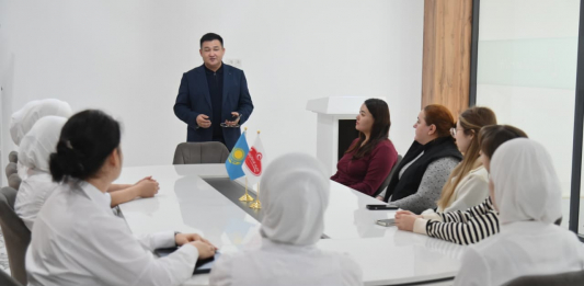 ШЫМКЕНТ: ​«Сайрам нан» ұжымында жаңа Конституция түсіндірілді