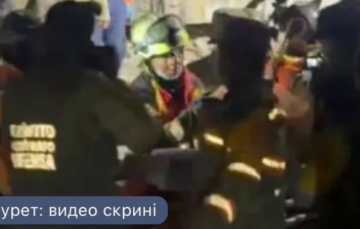 Венесуэлада жер сілкінісінен кейін үйінді астында үш күн жатқан 11 жастағы бала құтқарылды
