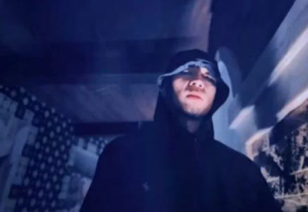 ​Qarakesek лақап атымен танымал әншінің ісі сотқа түсті