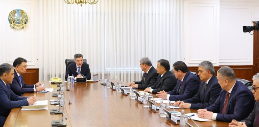 Премьер-министр Халықаралық Аралды құтқару қорының басқарма мүшелерімен кездесті