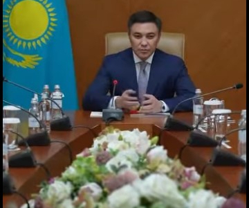ШЫМКЕНТ: Қала әкімі халықаралық жетістікке жеткен оқушыларды марапаттады 