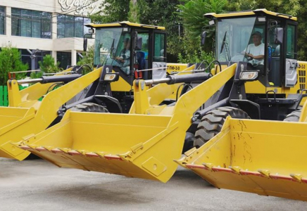 ТҮРКІСТАН: Келесте коммуналдық сала қызметкерлеріне жаңа техникалар табысталды