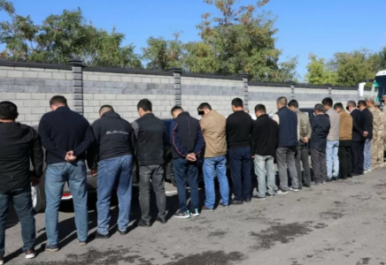 Қырғызстанда жиналыс кезінде бірден 24 шенеунік тұтқындалды