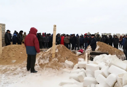 Атырау облысында жоғалған отбасы: інісі мен әпкесі жерленді