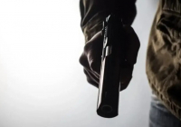 Индерборда ағайынды екі жігіт 30 жастағы ер адамды үйінің алдында атып кетті