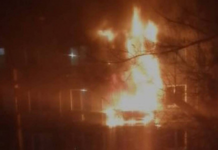 Алматыда екі пәтер отқа оранып, үш бала эвакуацияланды