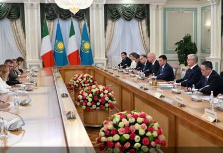 Мемлекет басшысы Италия Министрлер Кеңесінің төрағасымен кеңейтілген құрамда келіссөз жүргізді