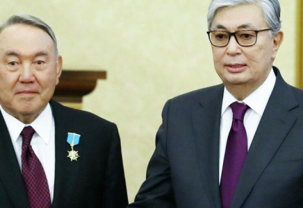 Тоқаев Назарбаевты туған күнімен құттықтады