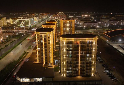 Түркістандағы ғимараттарға заманауи жарықтандыру жүйелері орнатылып жатыр