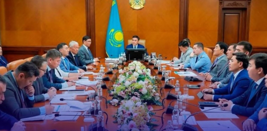 Қала бюджетінің орындалуы, әлеуметтік маңызы бар азық-түлік тауарларының бағасын тұрақтандыру және мемлекеттік қажетіне жер учаскелерін қайтару: Шымкентте аппарат отырысы өтті