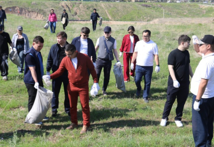 ​Қаратау ауданында «Таза Қазақстан» бағдарламасы аясындағы тазалық шарасы өтті