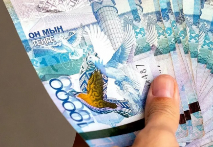 Бір адамға шаққандағы табысы 350 мың теңгеден асуы керек: Еңбекмин «А» санатына жататын отбасыны сипаттап берді