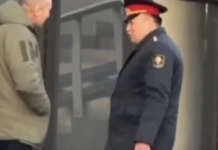 Қоғамдық жерде темекі шеккен: Қырғызстанның ІІМ министріне айыппұл салынды