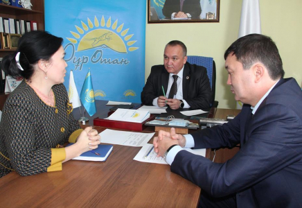 Ордабасы ауданында мемлекеттік қызметкерлерге арналған жиын өтті