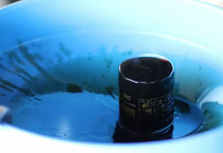 МАЙ – ҚАРАЯДЫ, МЕХАНИКА – ҮНЕМДЕЙДІ: Автокөлік әлеміндегі ЕҢ ТАНЫМАЛ, бірақ ПАЙДАСЫЗ мифтер