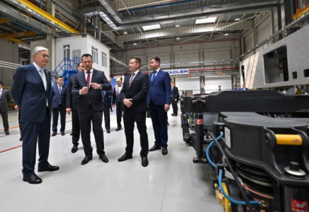 Президент Stadler Kazakhstan зауытымен танысты