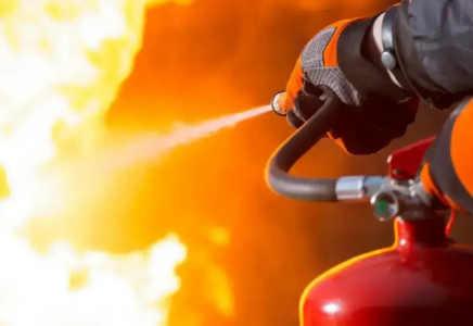 Алматыда көпқабатты үйдегі өрттен 60 адам эвакуацияланды