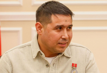 Ресейде 7-қабаттан құлаған баланы құтқарған өзбек азаматын Шавкат Мирзиевтің өзі марапаттады