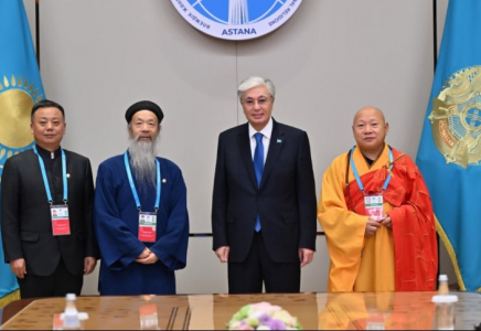 Тоқаев Әлемдік және дәстүрлі діндер көшбасшыларының VIІI съезіне қатысып жатқан Қытай делегациясымен кездесті