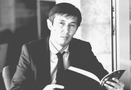Танымал журналист Азат Рыстанбек өмірден өтті