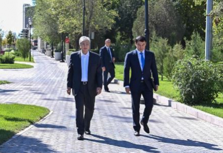 ТҮРКІСТАН: Мемлекет басшысы мен облыс әкімі өңірді дамыту мәселелерін талқылады