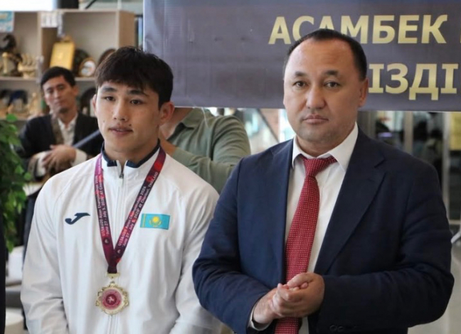 ТҮРКІСТАН: Азия чемпионы атанған Бекасыл Асамбек туған жерге оралды