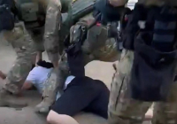 Ақтөбеде ер адамды бірнеше сағат азаптап, көлігін тартып алмақ болғандар ұсталды 