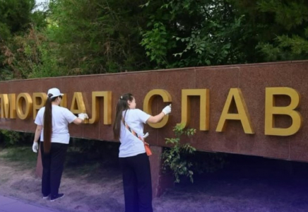  ҰЛЫ ЖЕҢІС қарсаңында «ДАҢҚ» мемориалдық кешенінде тазалық жұмыстары өтті