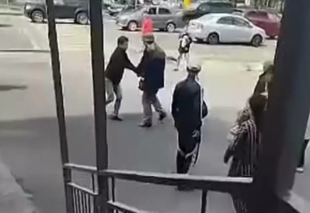 Айкөркем Мелдехан өлімі туралы сот процесінде «Almaty.tv» түсірілім тобына шабуыл жасалды