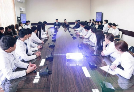 ШЫМКЕНТ: академия ұжымына жаңа Конституцияның мән-мазмұны түсіндірілді