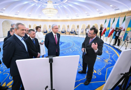 Президенттер Иран архивінен табылған қазақ тарихына қатысты көне қолжазбалар көрмесін тамашалады