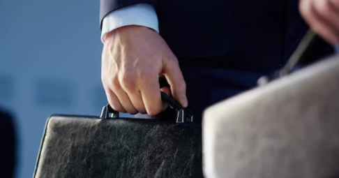 Қазақстанның үш дипломаты Ираннан Әзербайжанға эвакуацияланды 