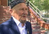 Қажылыққа жинаған: Павлодар облысында 94 жастағы қария ақшасын науқас балаларға үлестіріп берді
