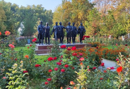 ​Шымкенттегі жаңа гүлзарлар: Қаланың көркеюі мен жайлы өмірдің символы