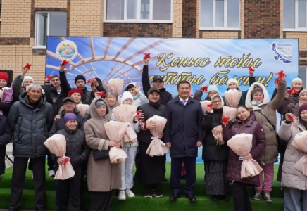 Республика күні қарсаңында Ақмола облысында отбасыларға пәтер кілттері табысталды