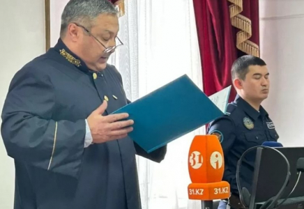 Ақтөбеде кәмелетке толмаған өгей қызын зорлаған ер адам 21 жылға сотталды