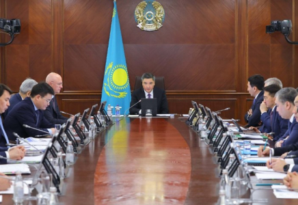 Олжас Бектенов Президент тапсырмалары шеңберінде Экономиканы монополиясыздандыру жөніндегі комиссияның отырысын өткізді