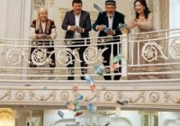 Тойда ТЕҢГЕ ШАШУ – дархандық па, даңғойлық па?